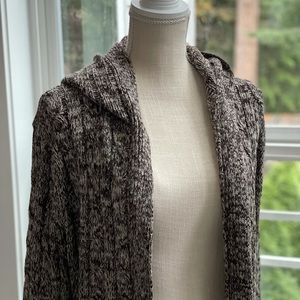 Warm sweater cardigan with hoodie and pockets!